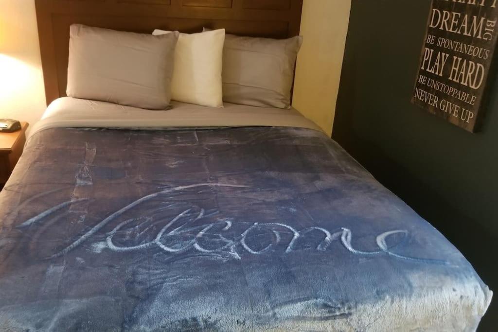 Hotel King Bed Hotel Room 114 Booking Stillwater Exterior foto